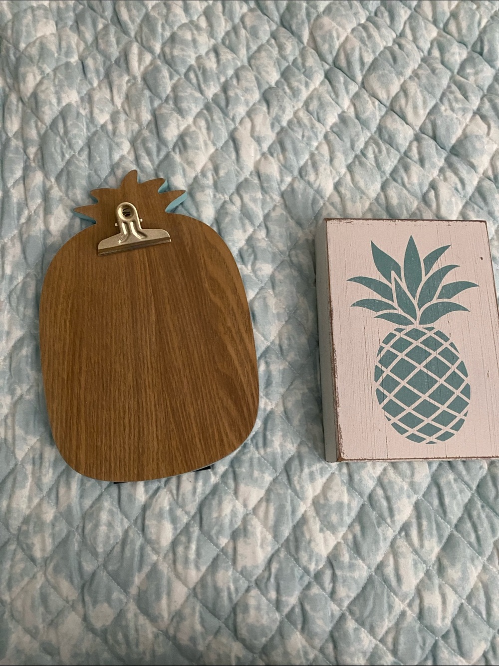 Set of Pineapple Sign and Message Board / Photo Holder